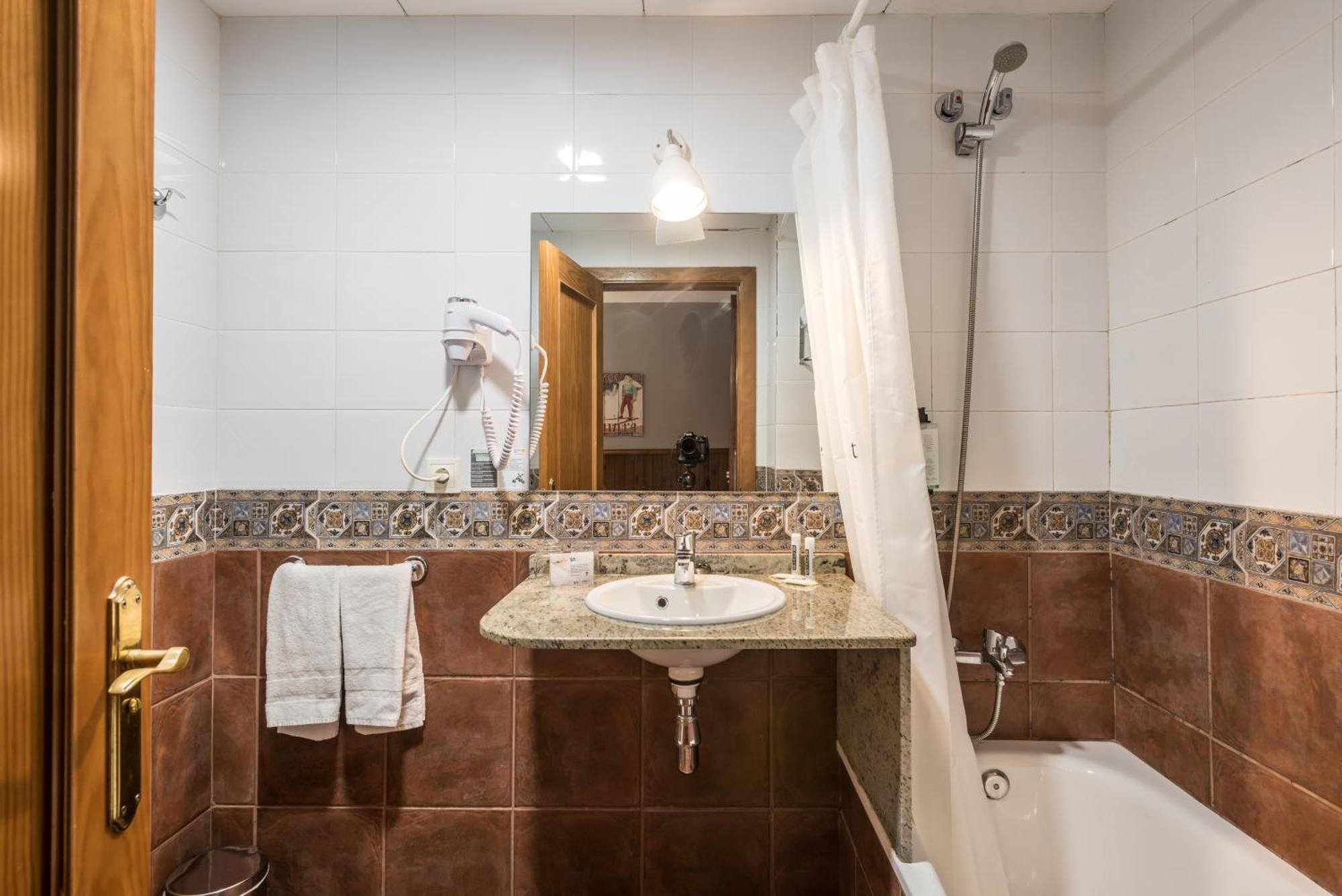 Hotel Snoe Beret Vielha Dış mekan fotoğraf